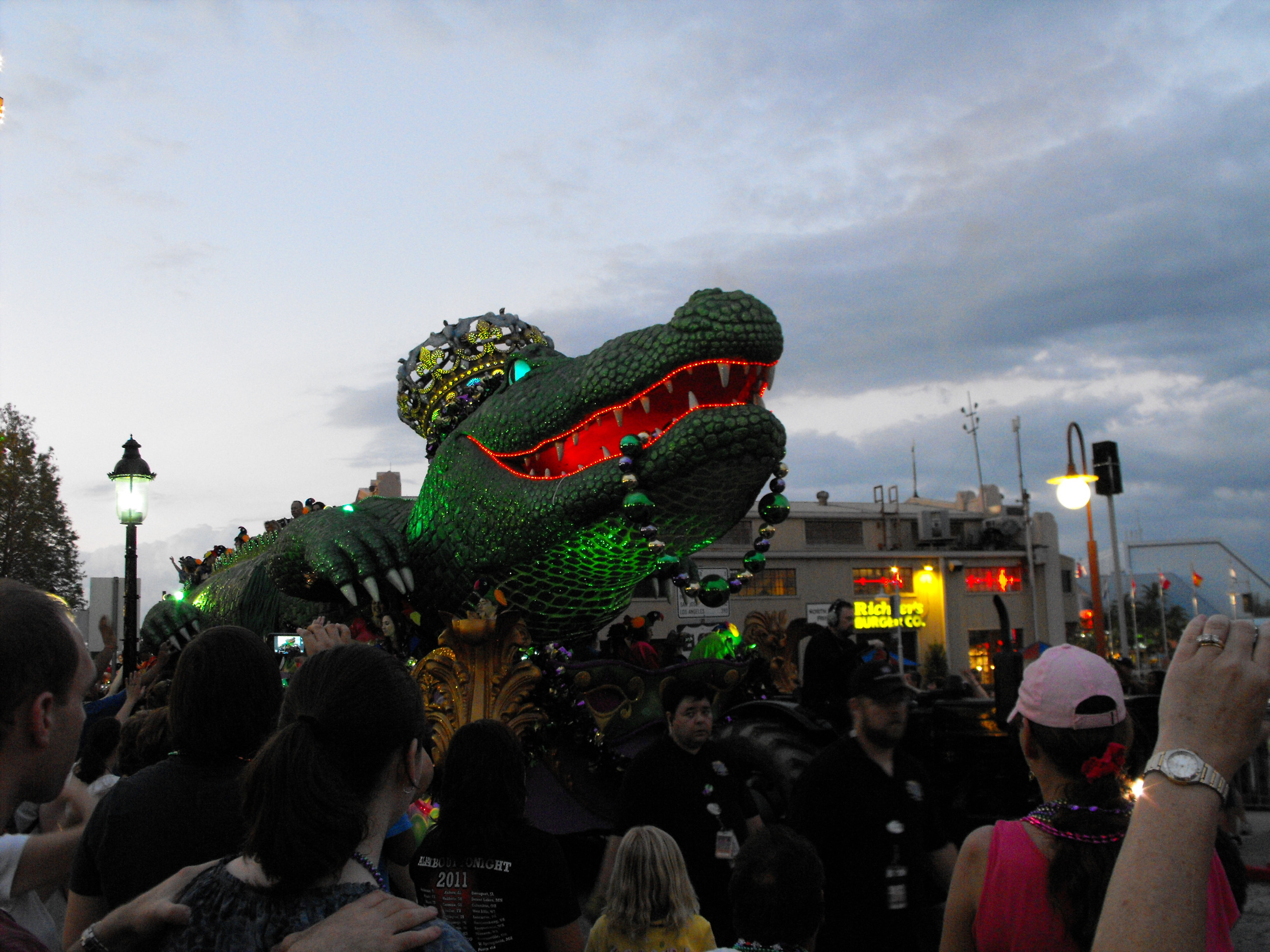 ./2011/Orlando Chorus Trip/Univ Is Mardi Gras Parade eve 0006.JPG